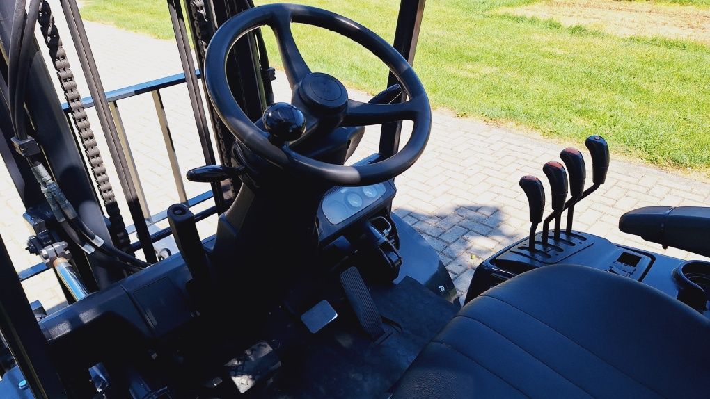 Wózek widłowy Doosan G35C-5 z 2014r stan bdb UDT widlak