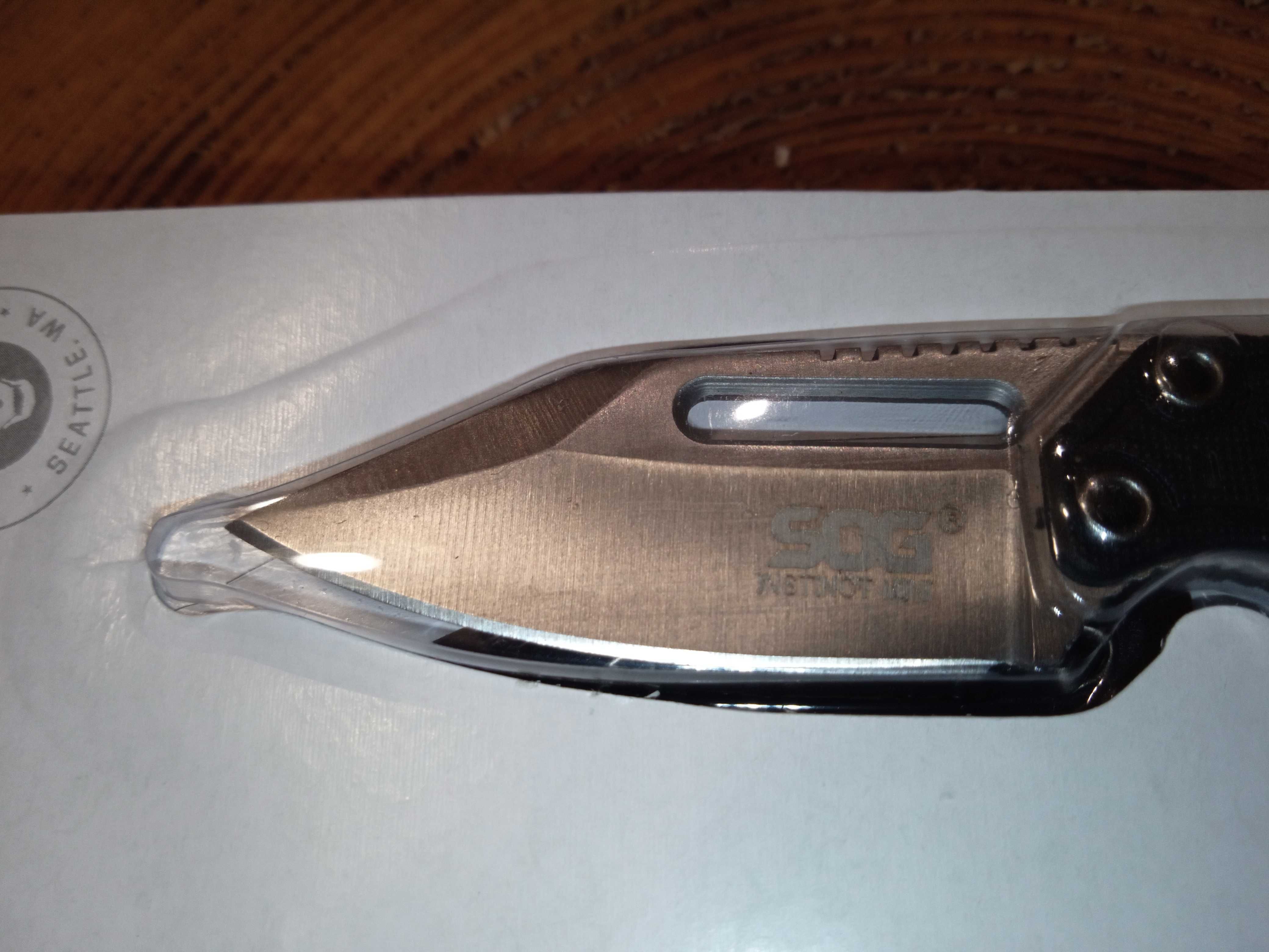 Nóż SOG Instinct Mini