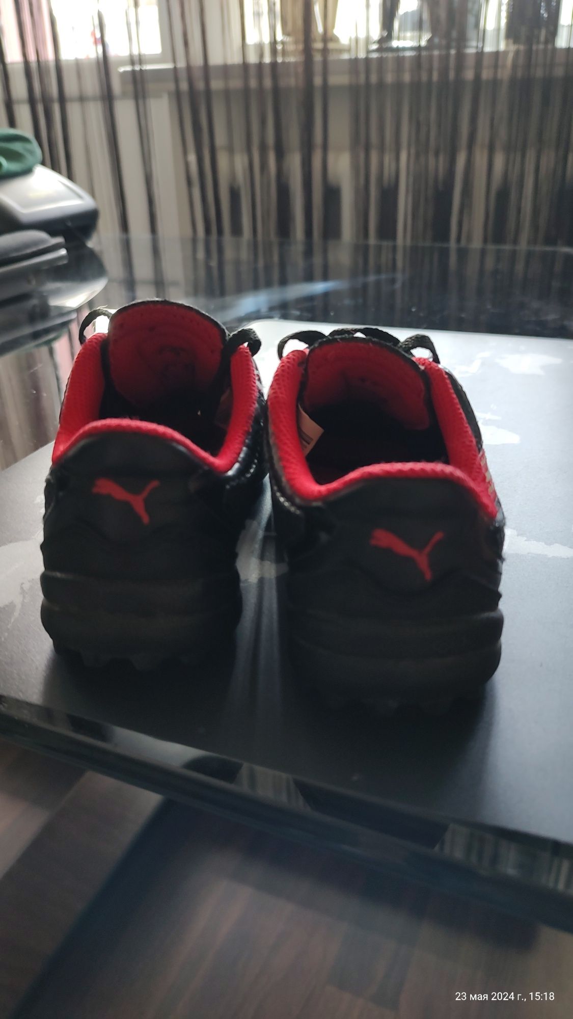 Бутси, копочки, сороконіжки Puma.