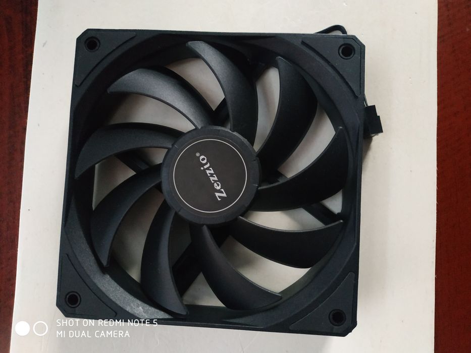 Новий вентилятор 120х120х25