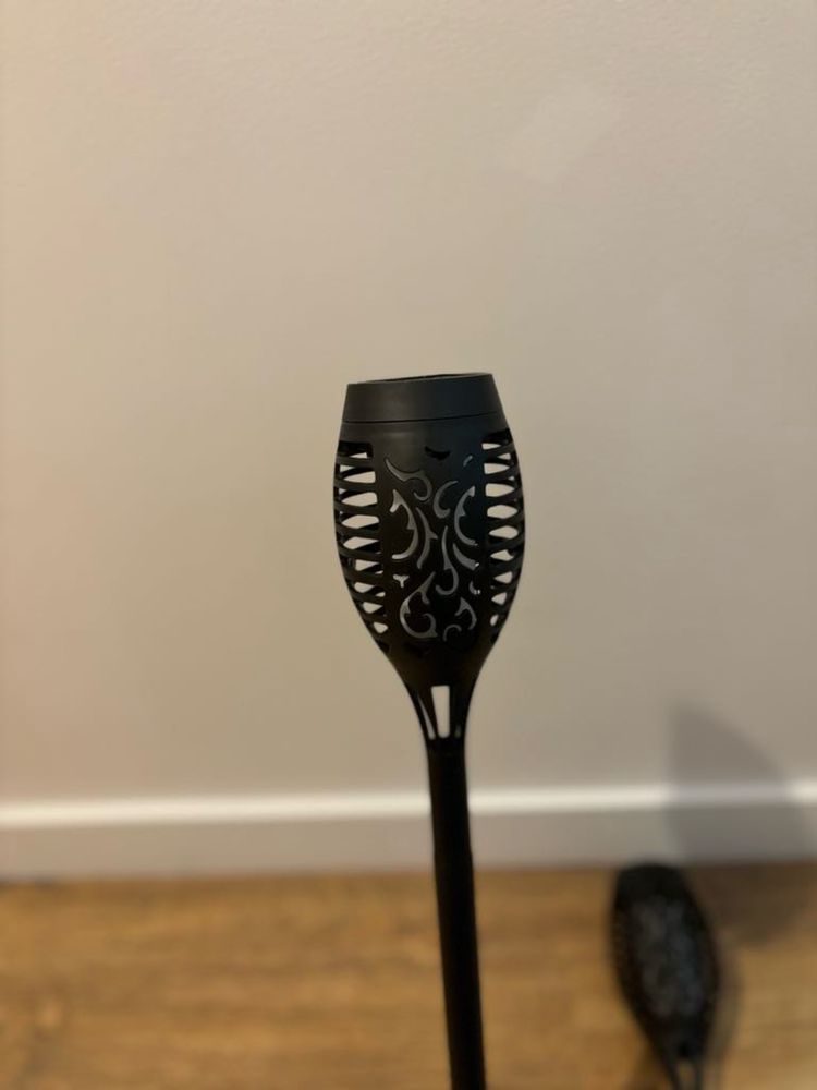 Lampa solarna ogrodowa świecąca ogrodowa na czujnik efekt plomienia x8