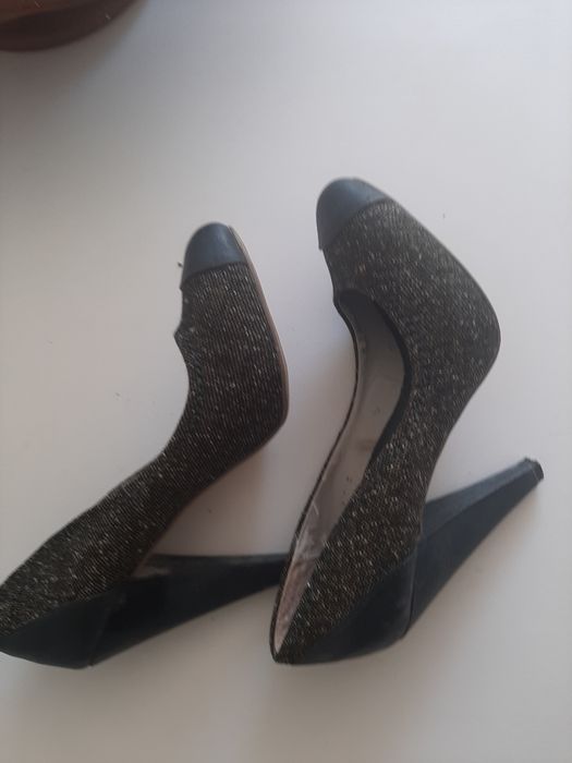 Sapatos usados uma vez