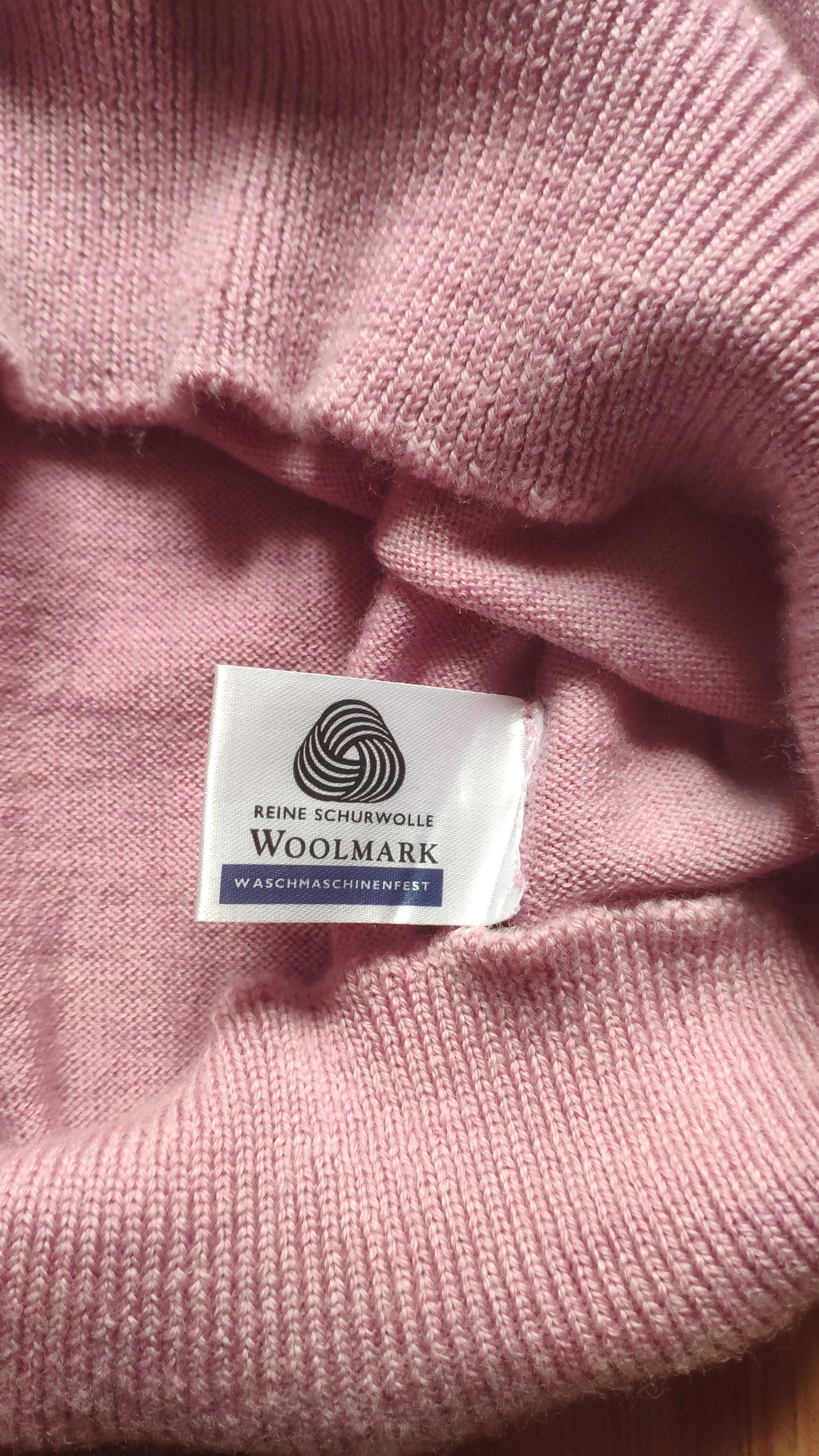 Sweter różowy pudrowy wełniany w serek merino extra fine xl 42 44