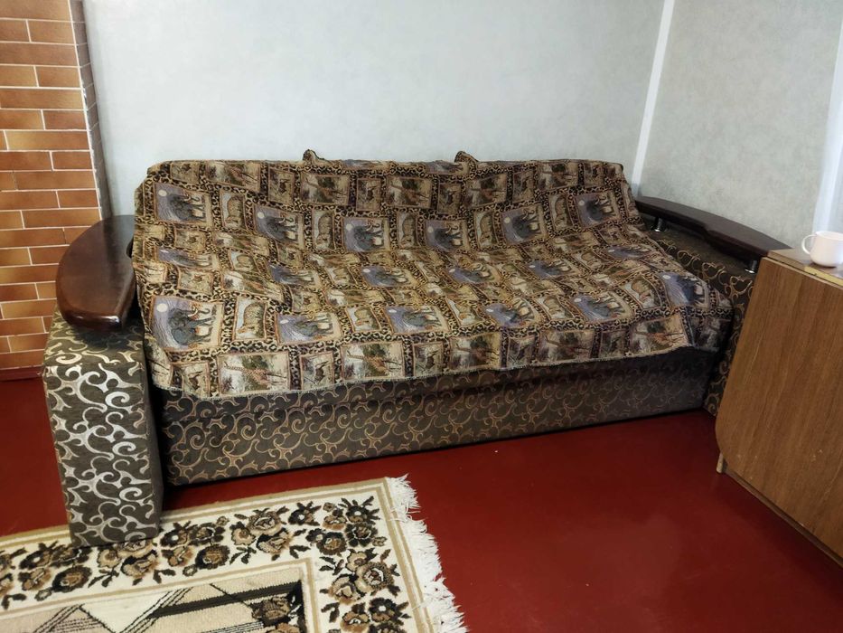Диван б/в у гарному стані