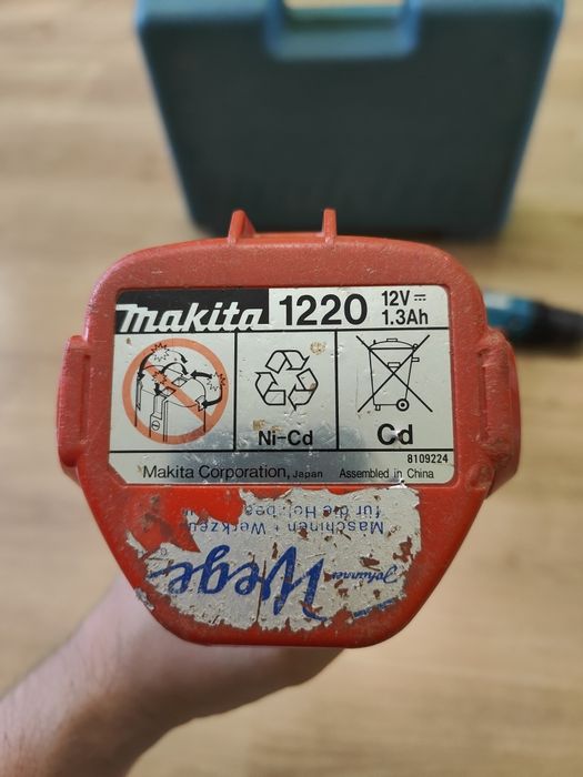 Wiertarko-wkrętarka Makita 6223D - bateria X2 , ładowarka, skrzynka
