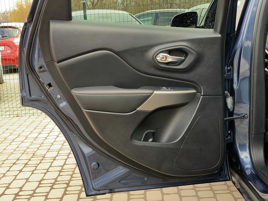 Jeep Cherokee 2021 3.2 бензин