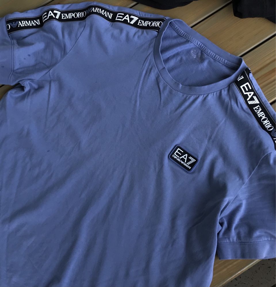 Футболка Emporio Armani EA7