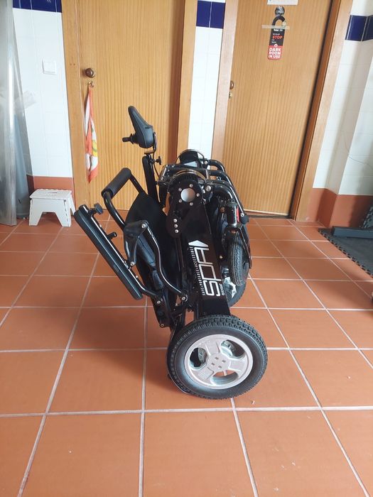 Cadeira elétrica dobrável