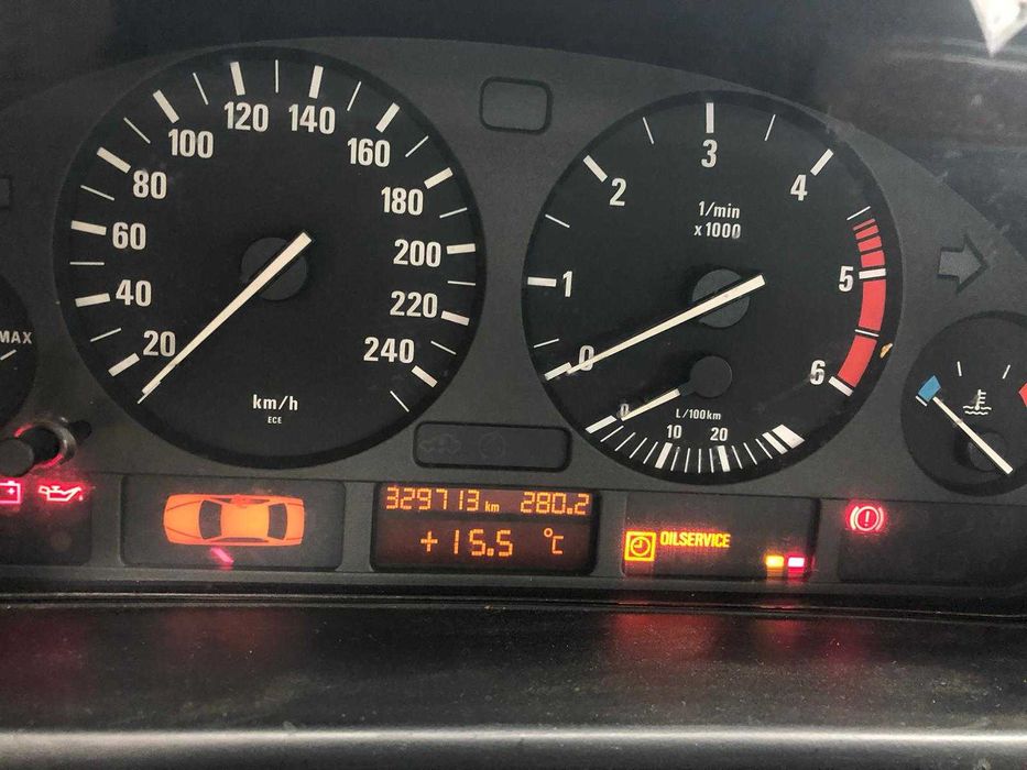 Procuro novo dono BMW 520