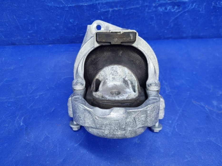 PODUSZKA lewa silnika AUDI A5 F5 3.0 TFSI lewa ŁAPA ORYGINAŁ igła OEM