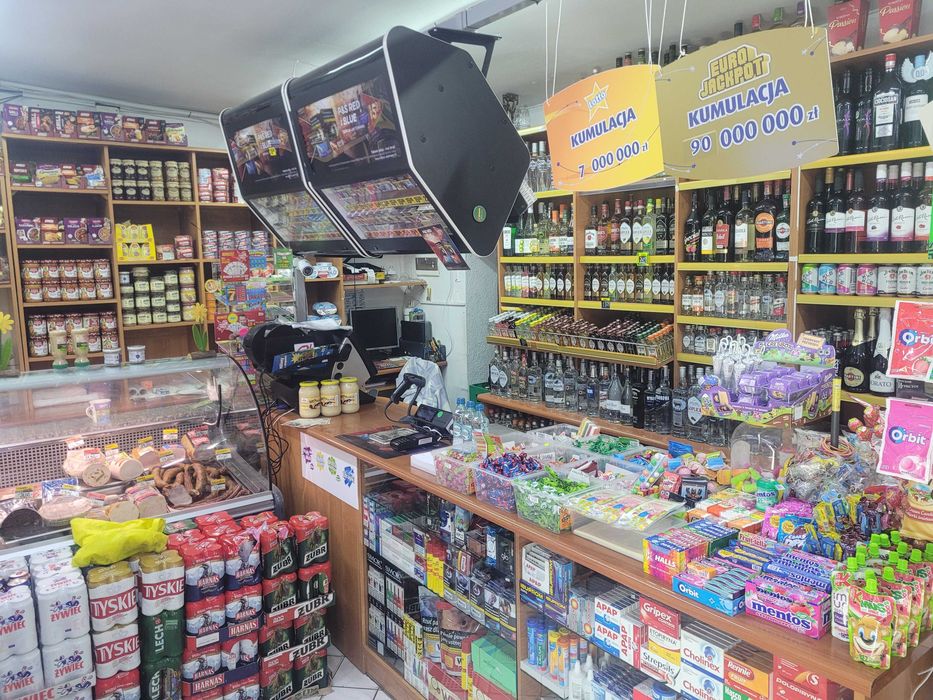 Wynajmę sklep z pełnym wyposażeniem