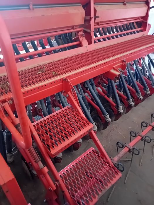 Sprzedam Zestaw Siewny Kuhn Talerz