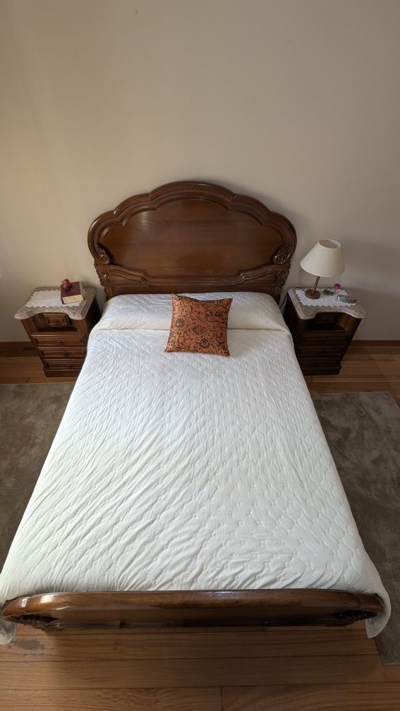 Quarto de Casal Completo em Madeira com Pedra de Granito