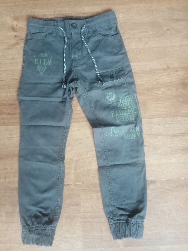 Spodnie plus bluza z kapturem