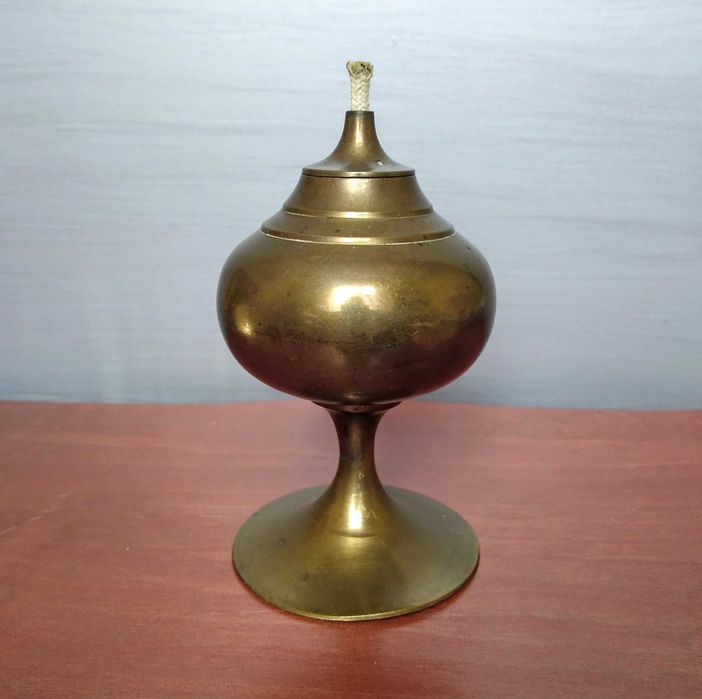 Naftowa lampa z mosiądzu