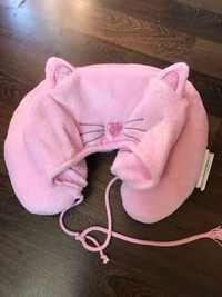 Poduszka kotek zagłówek z kotkiem, bardzo praktyczny na podróż