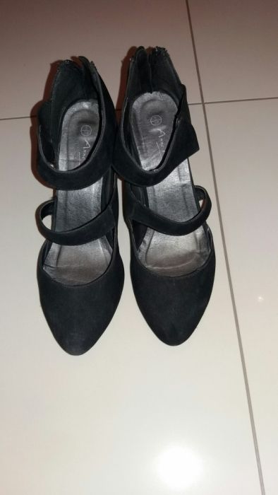 Czarne buty szpilki 38