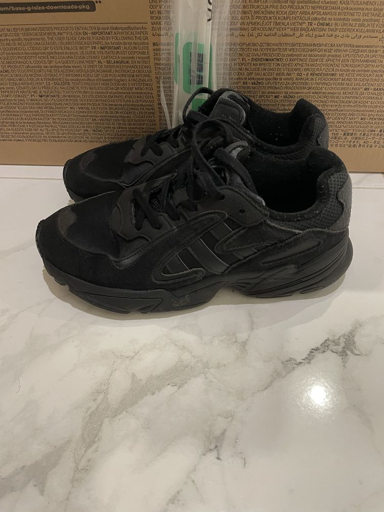 Кросівки Adidas Ozweego