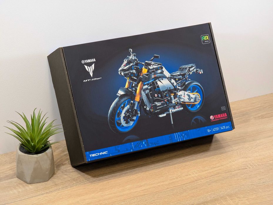 Конструктор Technic Yamaha MT-10 SP / 1478 деталей /