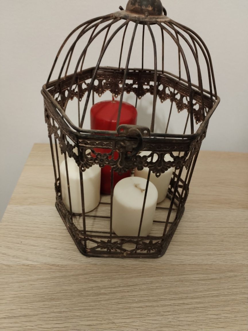 Gaiola com velas