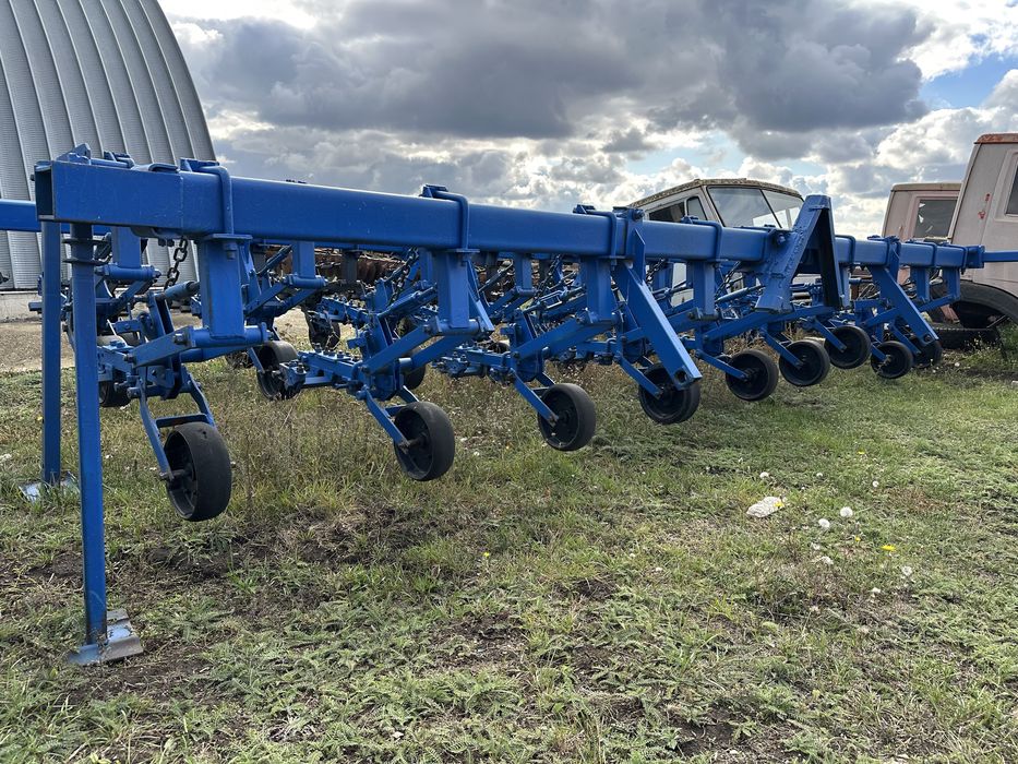 Культиватор міжрядний просапний КРН 5.6