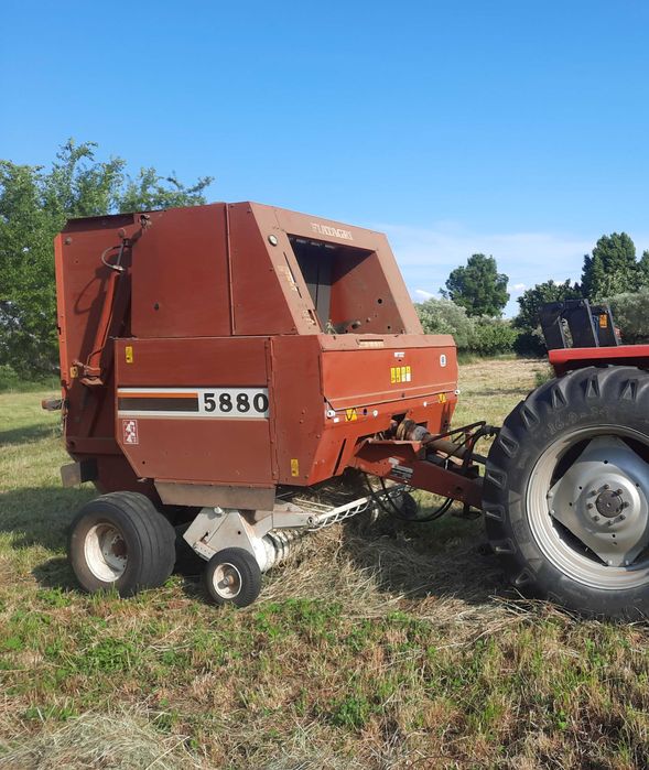 Enfardadeira de rolo new holland fiatagri 5880