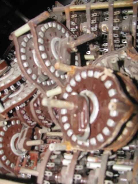 Перемикач пакетний безкорпусний багатопозиційний.