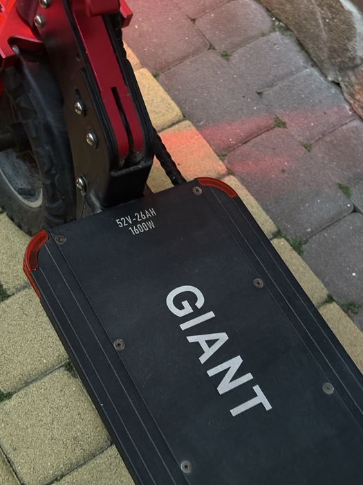 Електросамокат Giant Outlander m11 pro