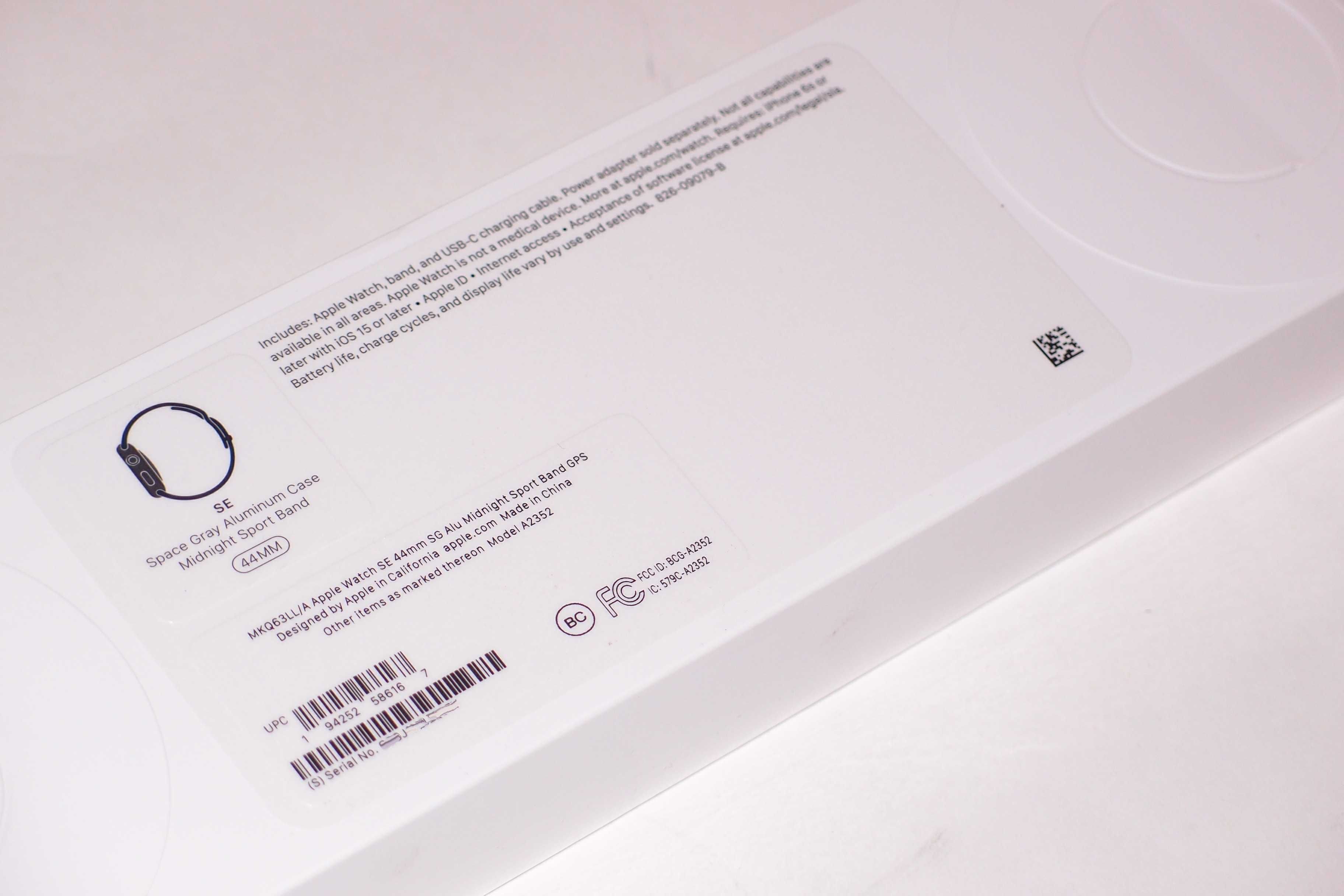 Годинник новий Apple Watch Series SE 44mm Space Grey