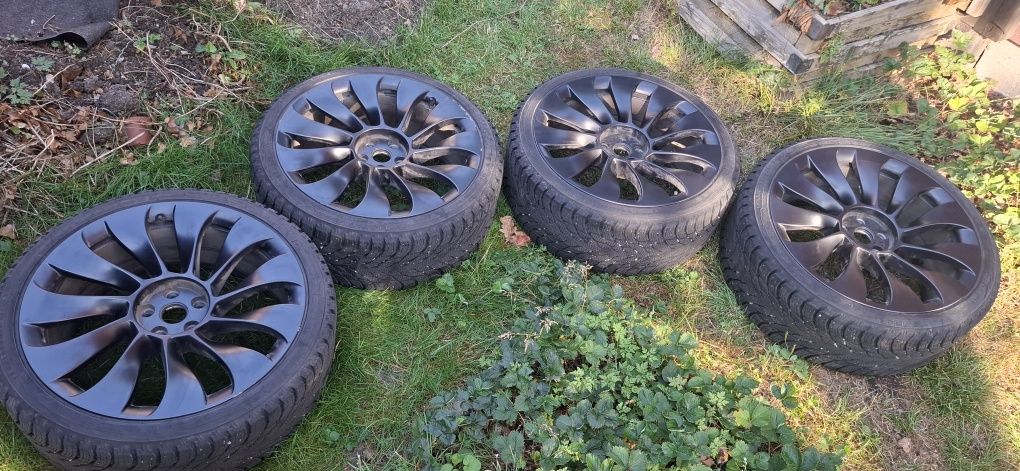 Tesla model Y 21" 255 35 r21 uberturbine zimowe nokian koła alufelgi