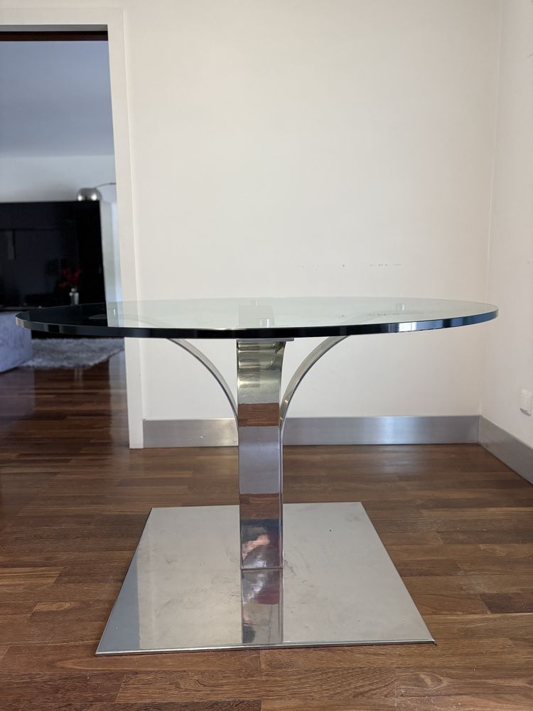 Mesa em aco poludo e vidro