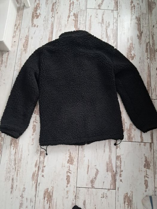 Czarne futro sinsay męskie