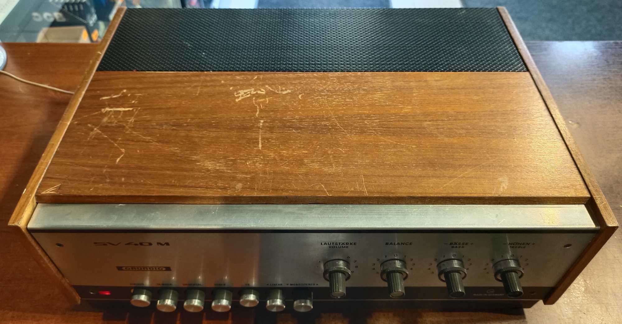 Tranzystorowy wzmacniacz GRUNDIG SV-40M/