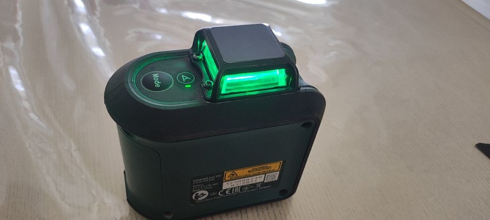 Bosch 0.603.663.E03 лазерний рівень майже новий