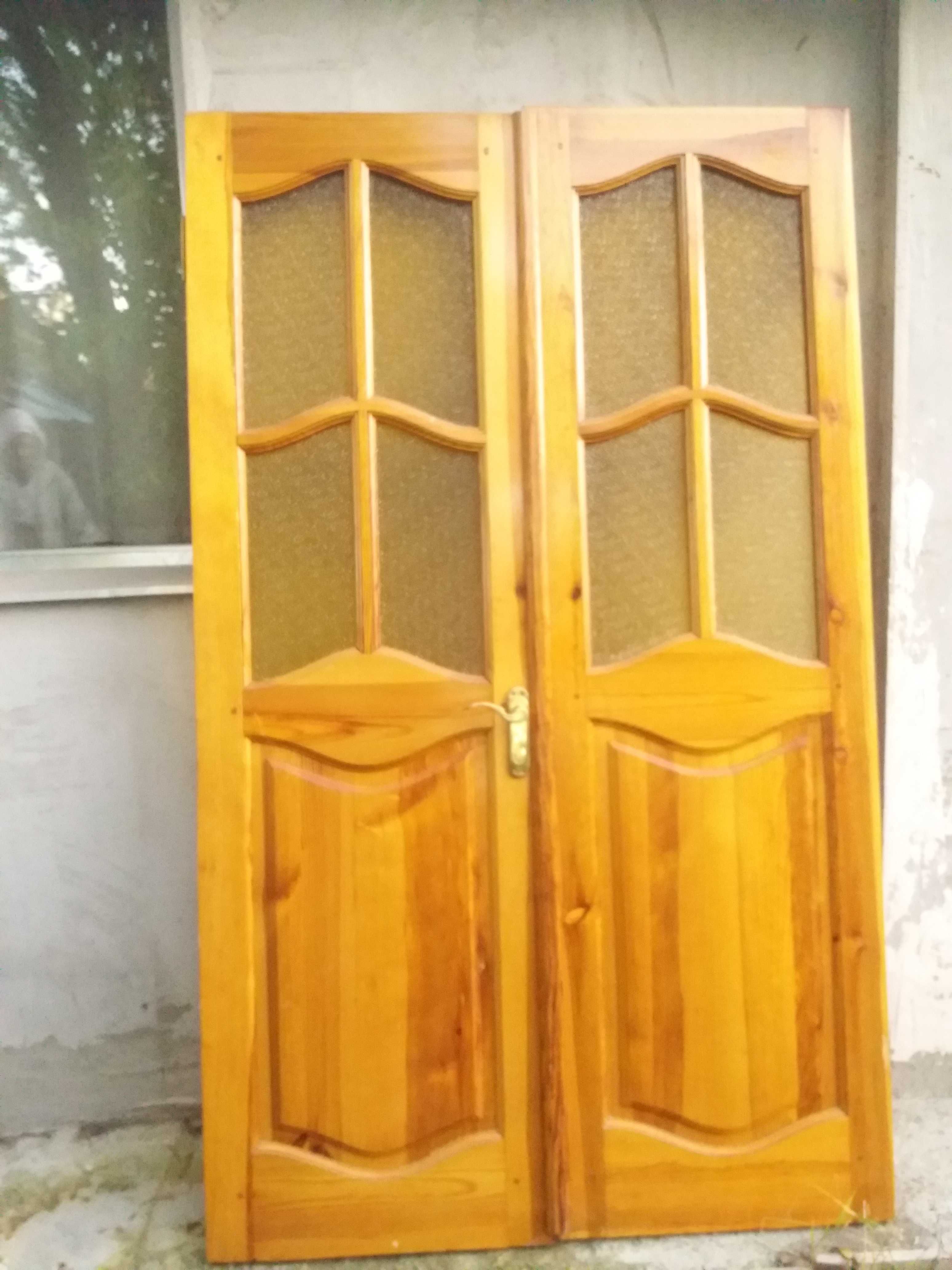 Продам дверь з натурального дерева