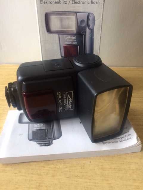 Вспышки Mecablitz 36 AF-3,  Saulute 220в и простая 3 вольта !