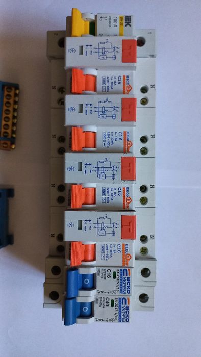 Електро вимикачі , диференційний вимикач