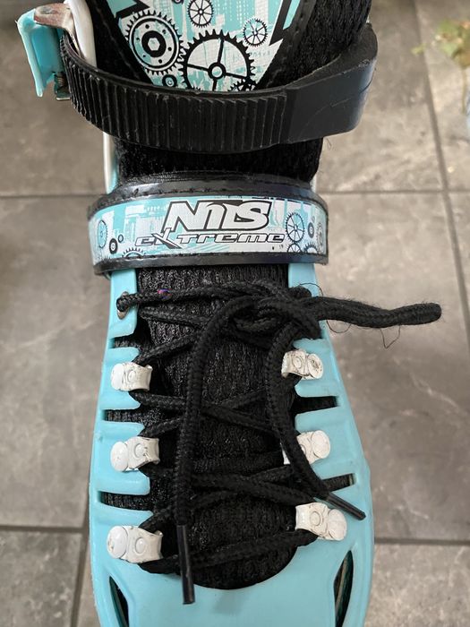 Sprzedam łyżworolki i kask