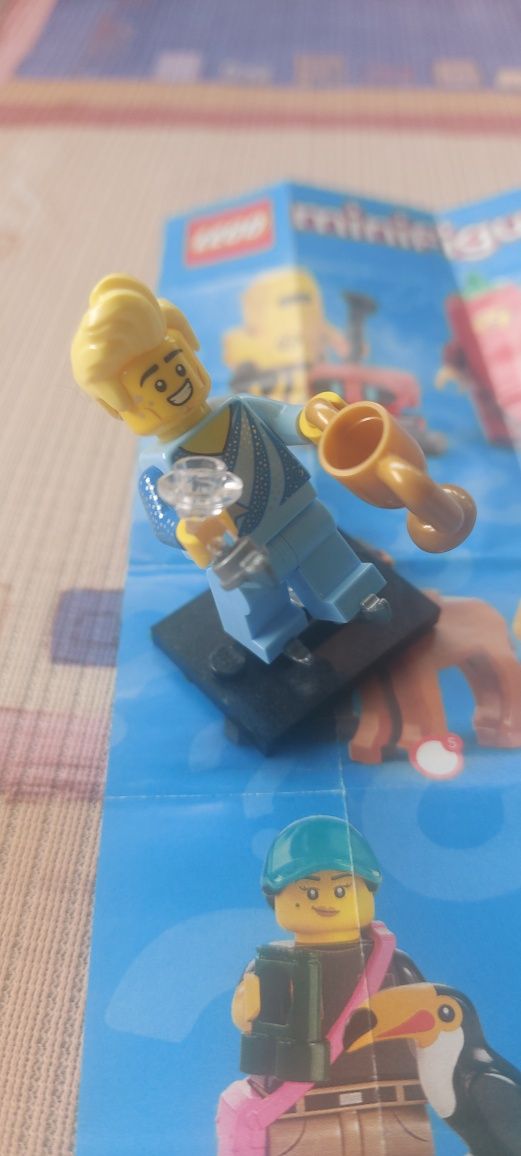Lego 71032, minifigurka z serii 22, łyżwiarz