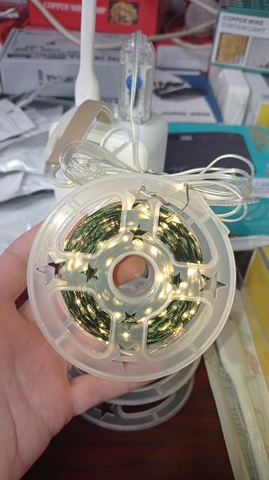 Гірлянда «Роса» працює від  USB, 50 і 100 м, з пультом.