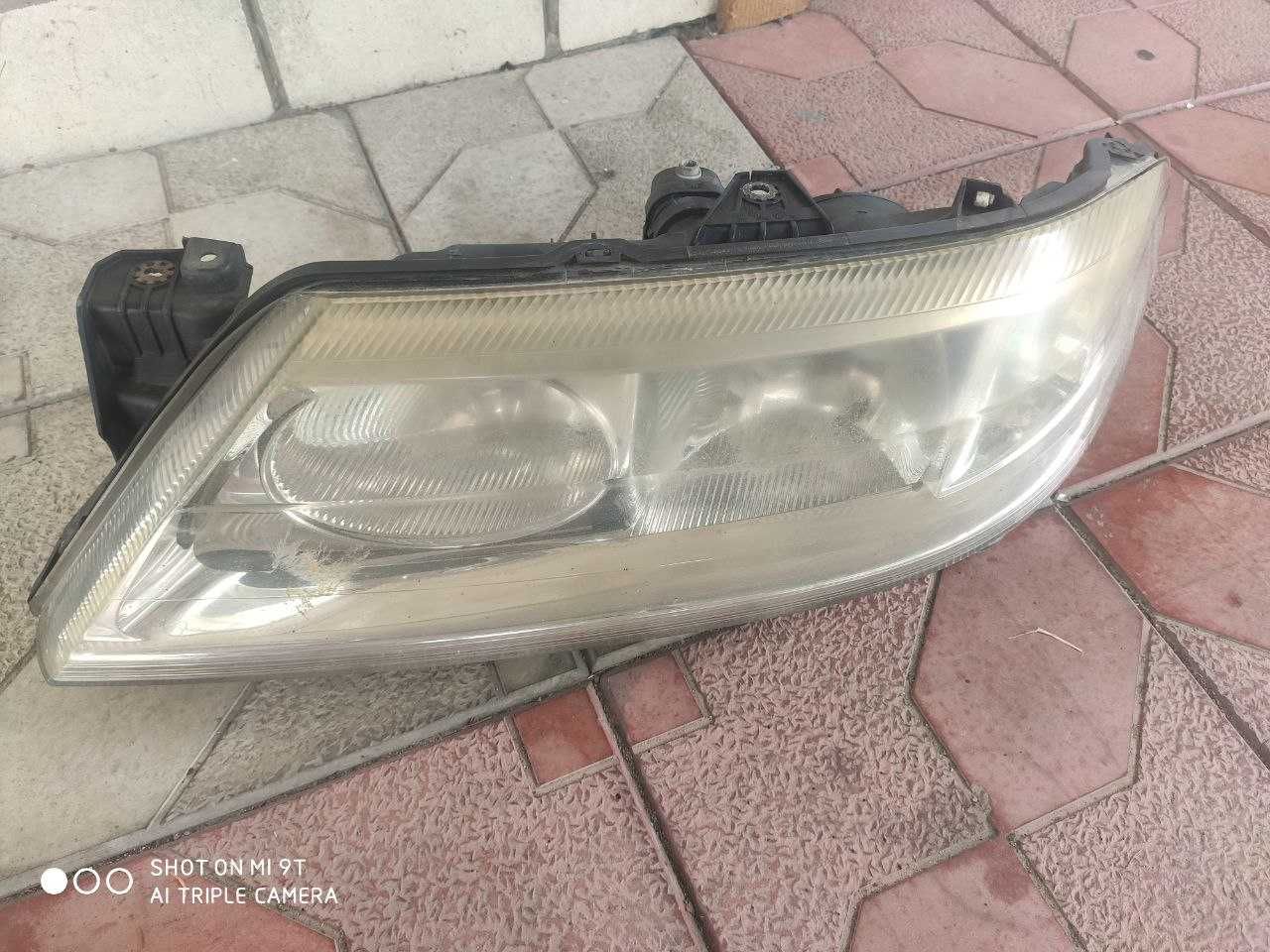 Фари на Renault laguna 2