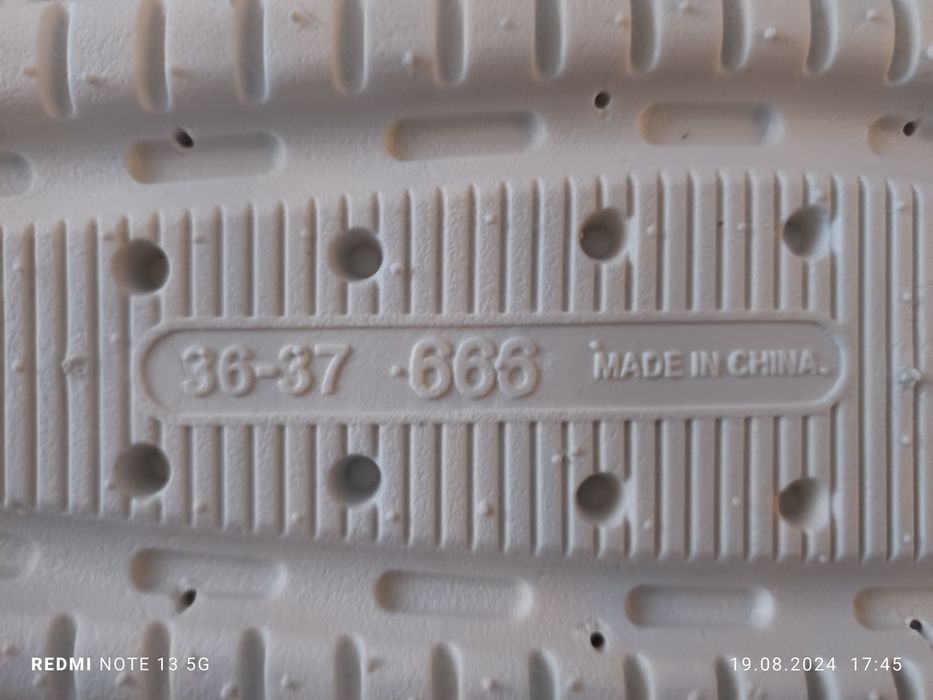 Шльопанці жіночі