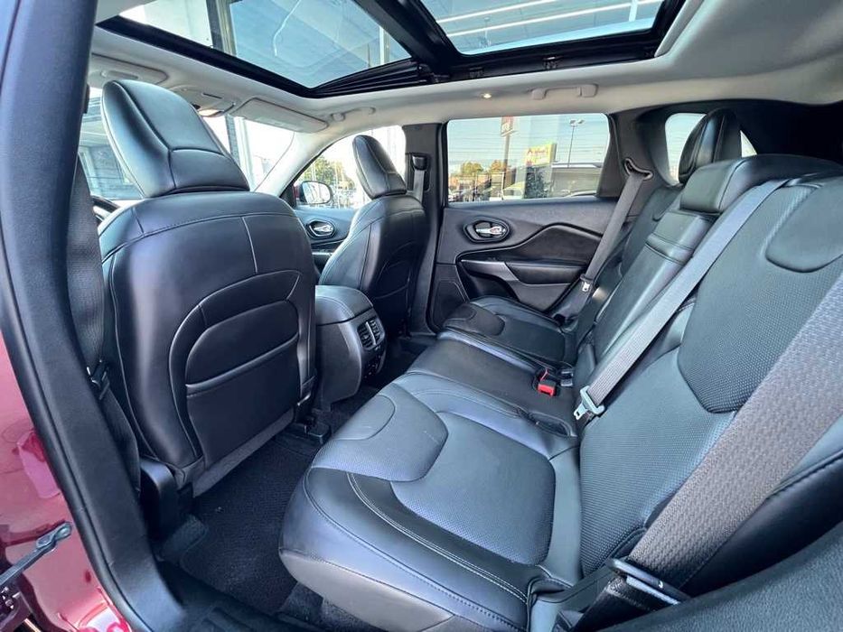 2019 Jeep Cherokee Overland
