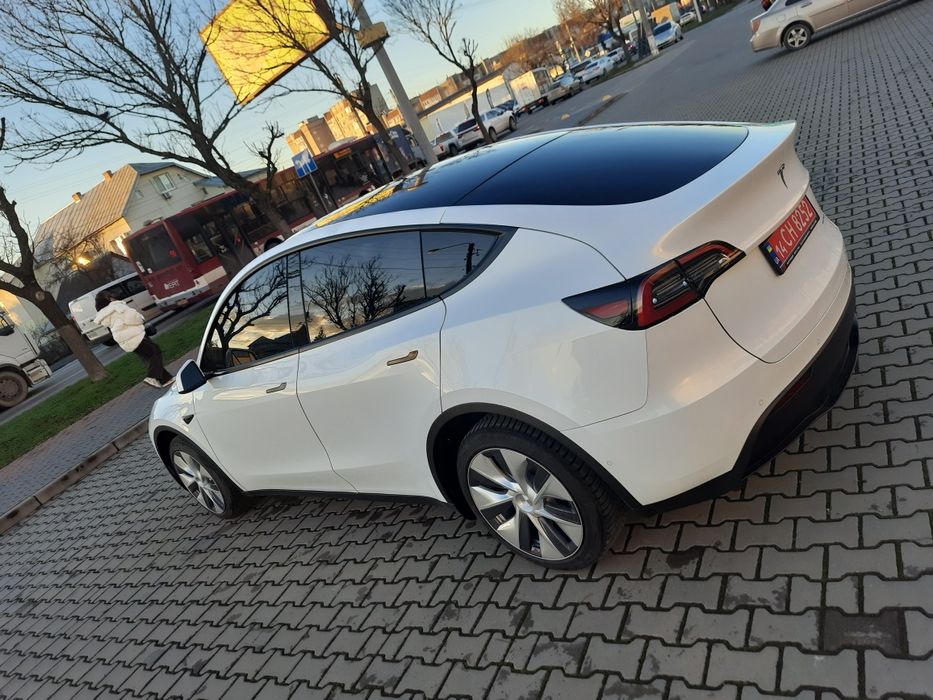 Tesla Model Y 2022 Dual Motor Long Range  повний привід 4×4