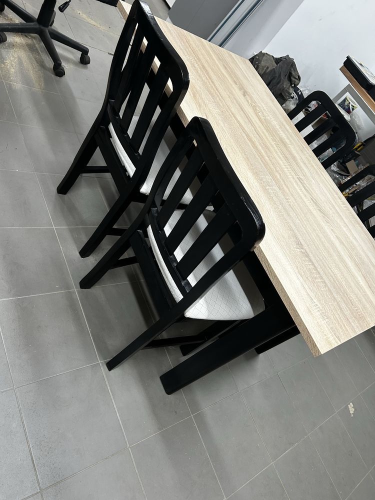 Stol + 4 krzesla 1400* 800
