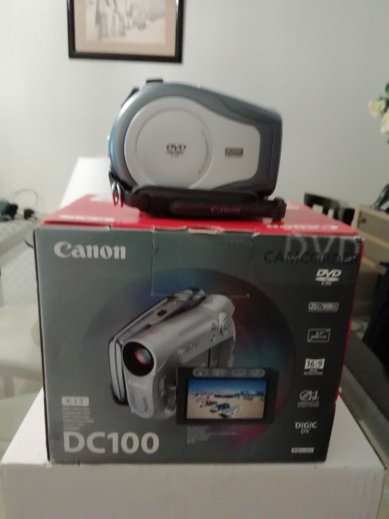 Máquina de filmar CANON DC100