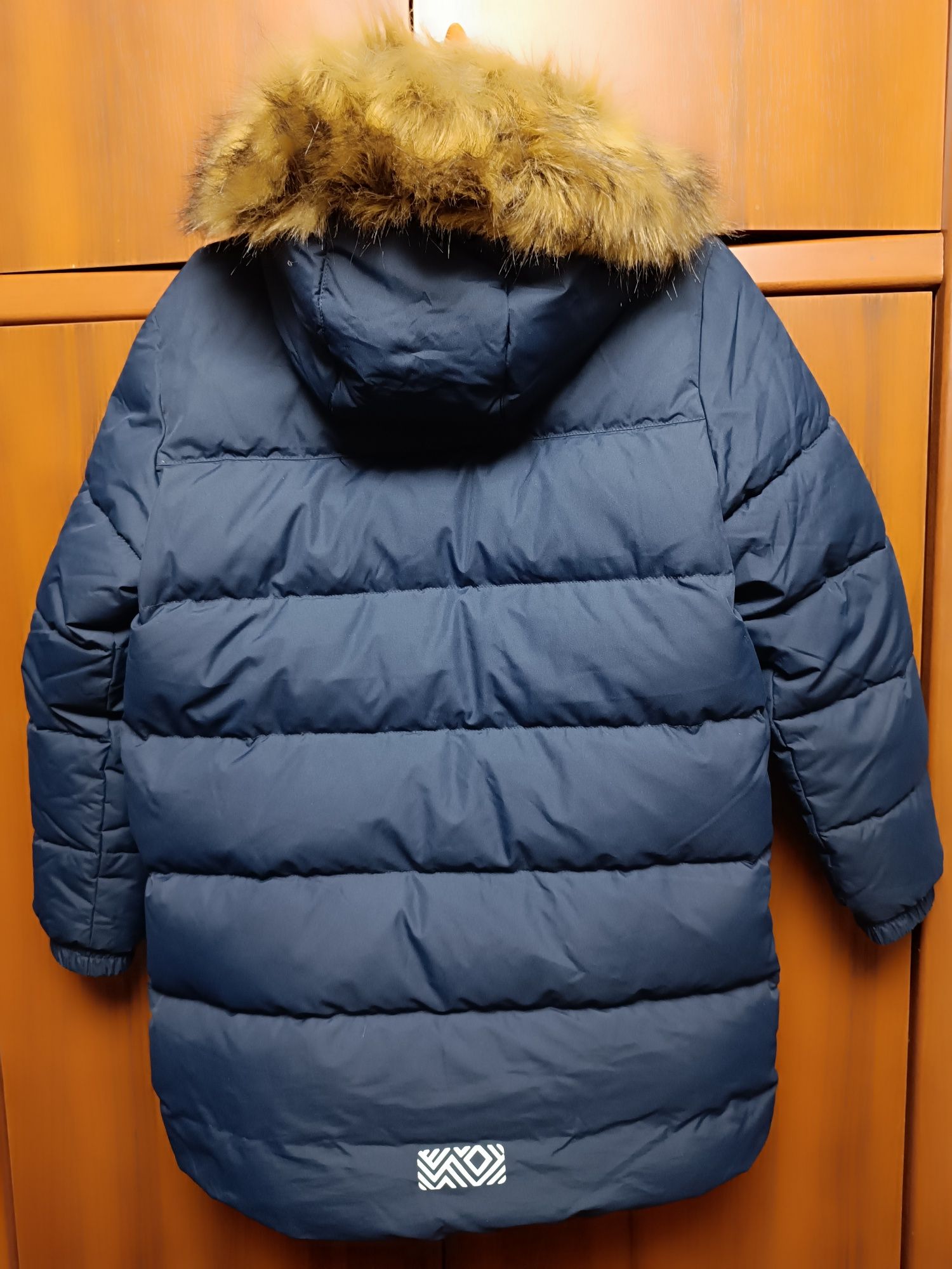 Продам зимнюю куртку " OUTVENTUR " 140-146р.