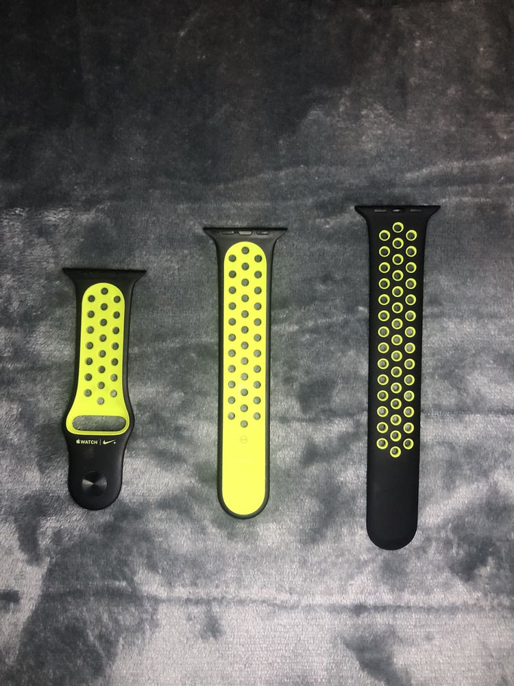 Apple Watch Series 4 (44 mm)(com braceletes extra)