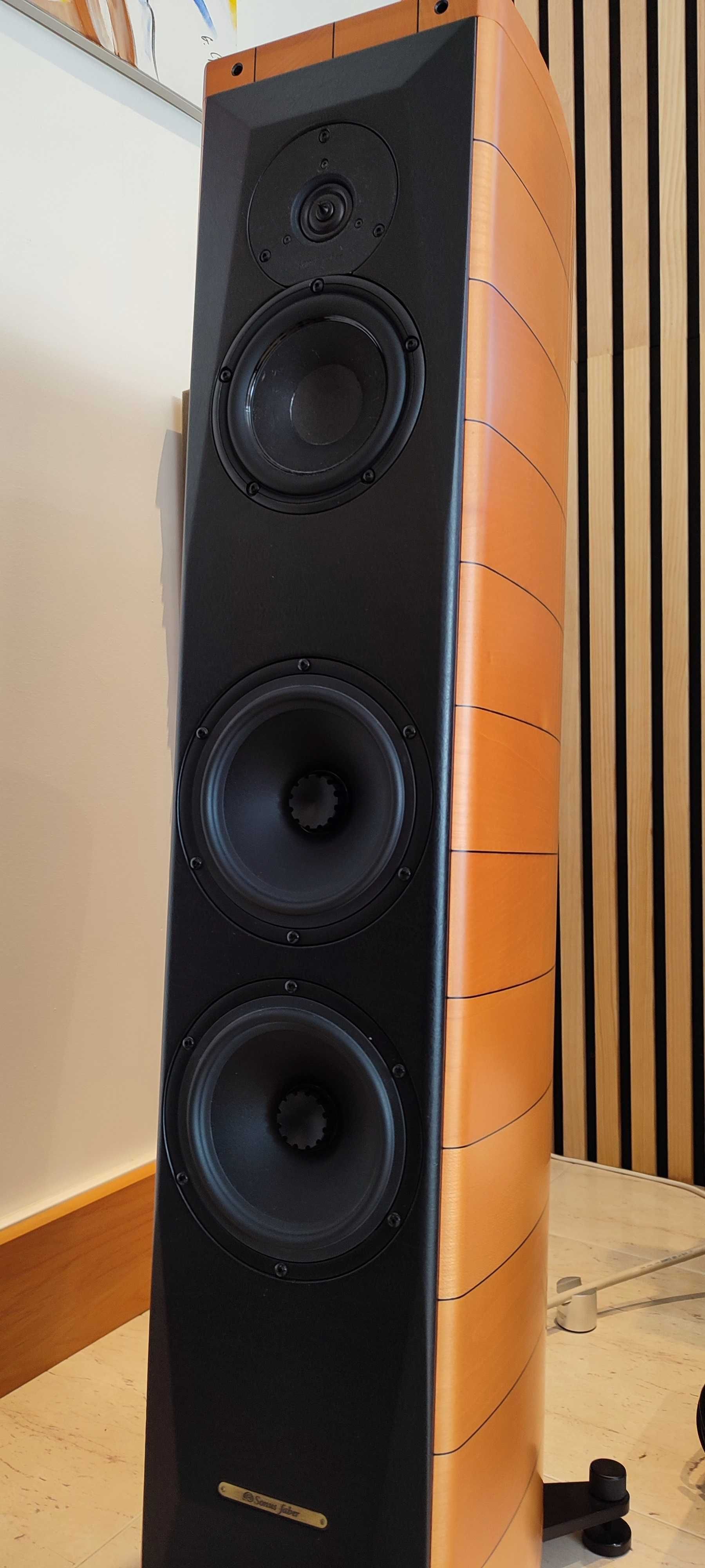 Sonus Faber Cremona M, colunas de chão de 3 vias (em excelente estado)