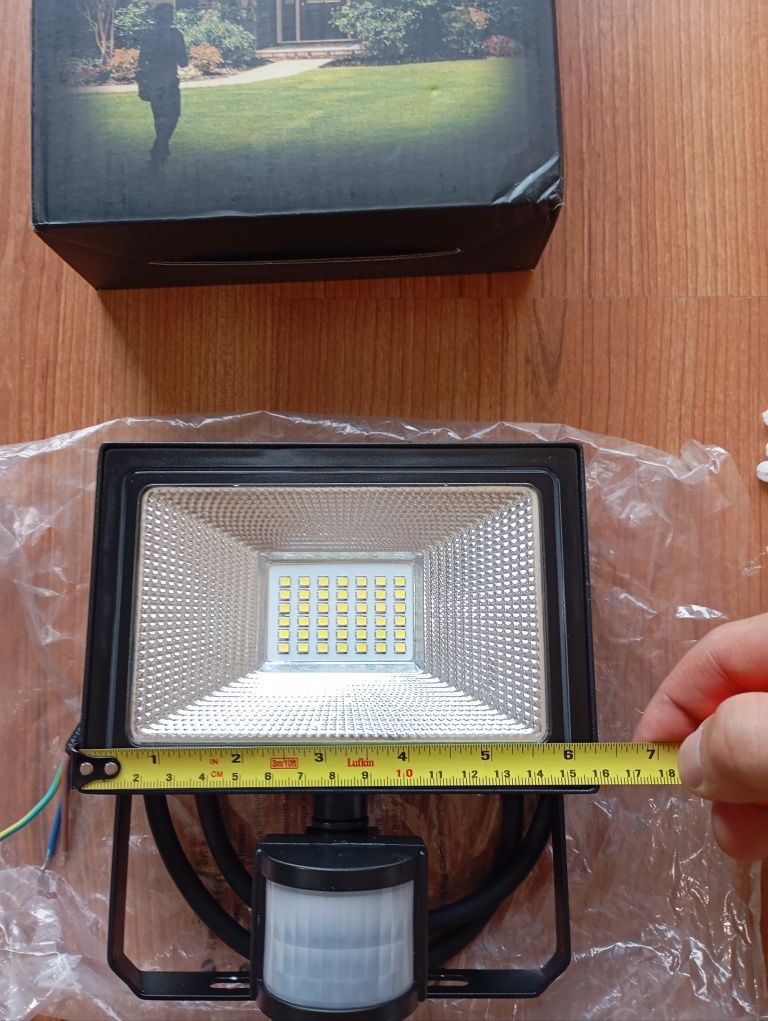 Projetor de led com sensor de presença